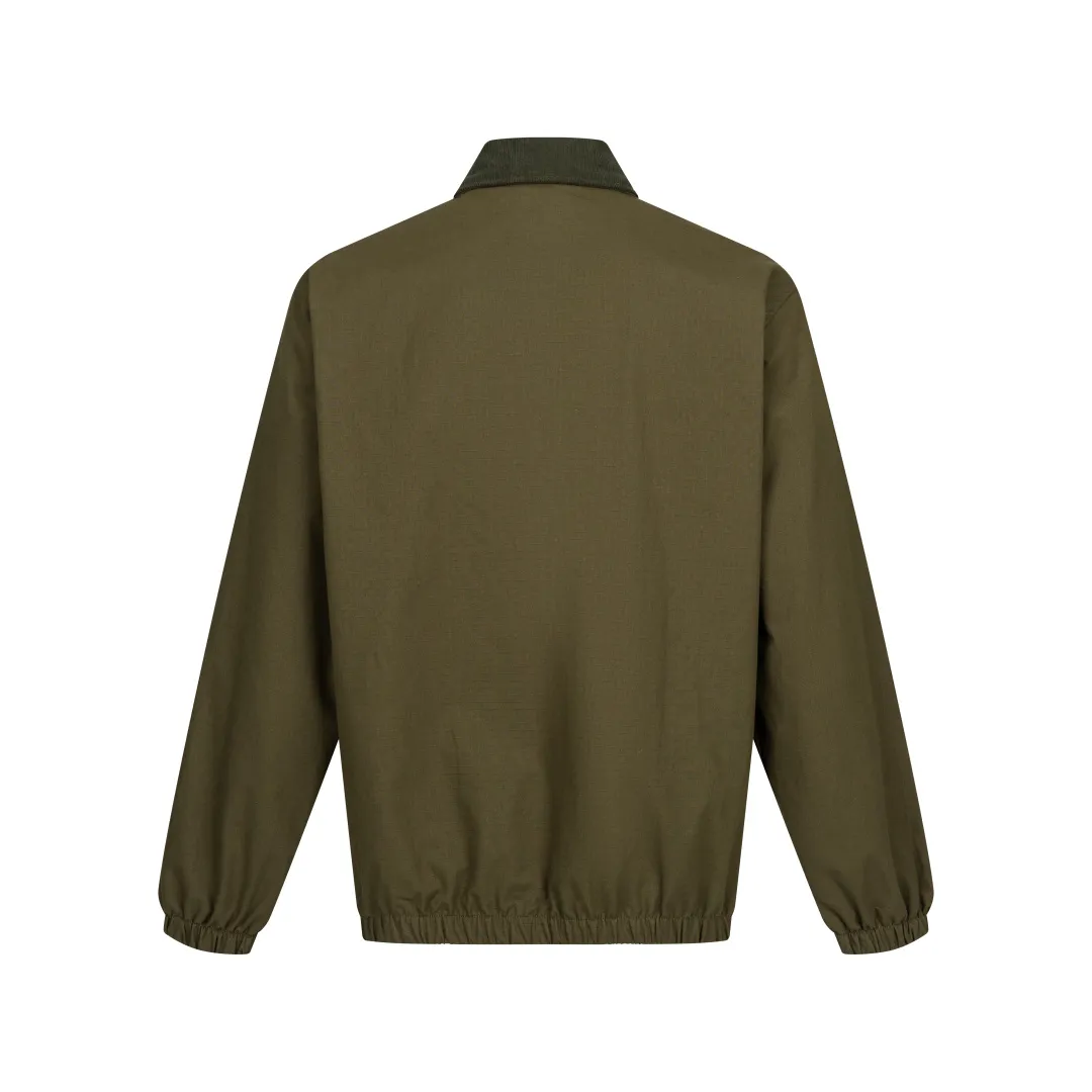 140 Carhartt Wip FW 26 early autumn jacket Carhartt FW 26 still performs stably. The new casual jacket is invincible! Still short and wide style, dropped shoulders design, light material, nylon lining inside, loose armholes, spliced ​​corduroy collar, dark plaid pattern throughout, full of texture💯 Versatile is suitable for commuting and travel in various scenarios👍🏻 Pairing the lower body with overalls/straight casual pants/jeans of the same color is also a good choice! Style number: ST 012# Color: Black Green Size: S-2XL